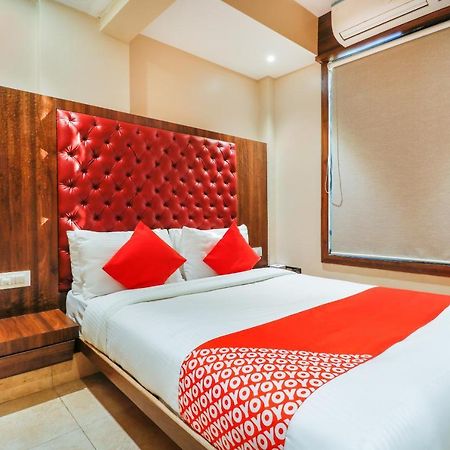 מומביי Oyo 70475 Hotel Sea Breeze מראה חיצוני תמונה