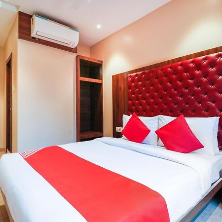 מומביי Oyo 70475 Hotel Sea Breeze מראה חיצוני תמונה