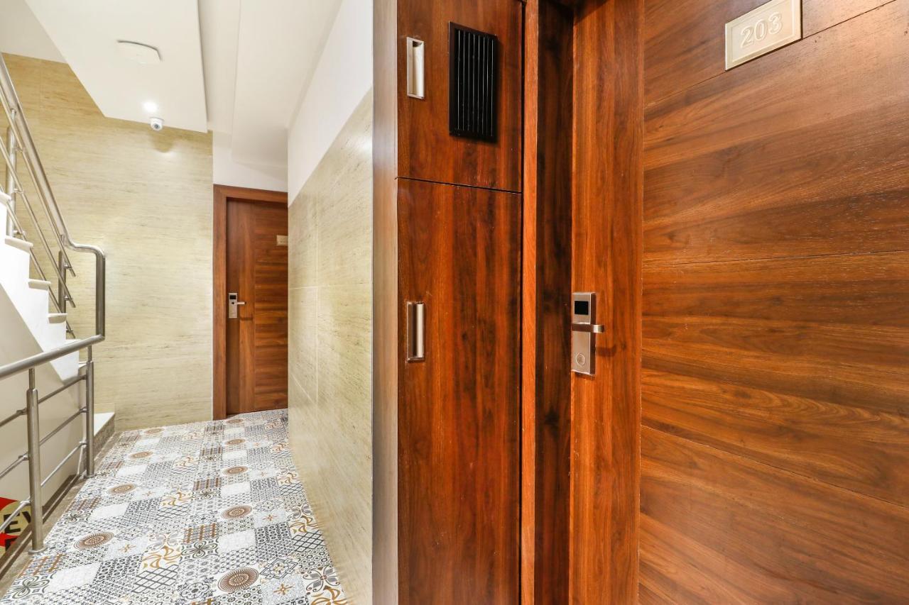 מומביי Oyo 70475 Hotel Sea Breeze מראה חיצוני תמונה