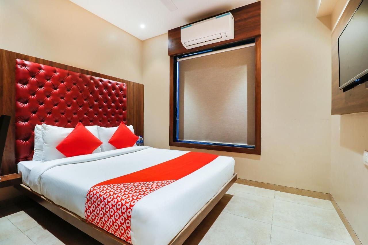מומביי Oyo 70475 Hotel Sea Breeze מראה חיצוני תמונה