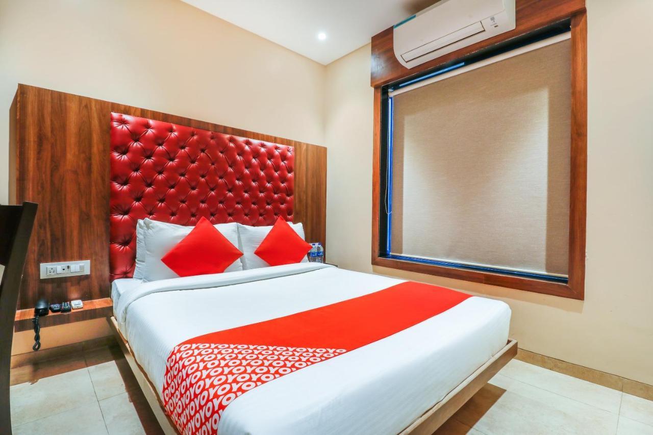 מומביי Oyo 70475 Hotel Sea Breeze מראה חיצוני תמונה