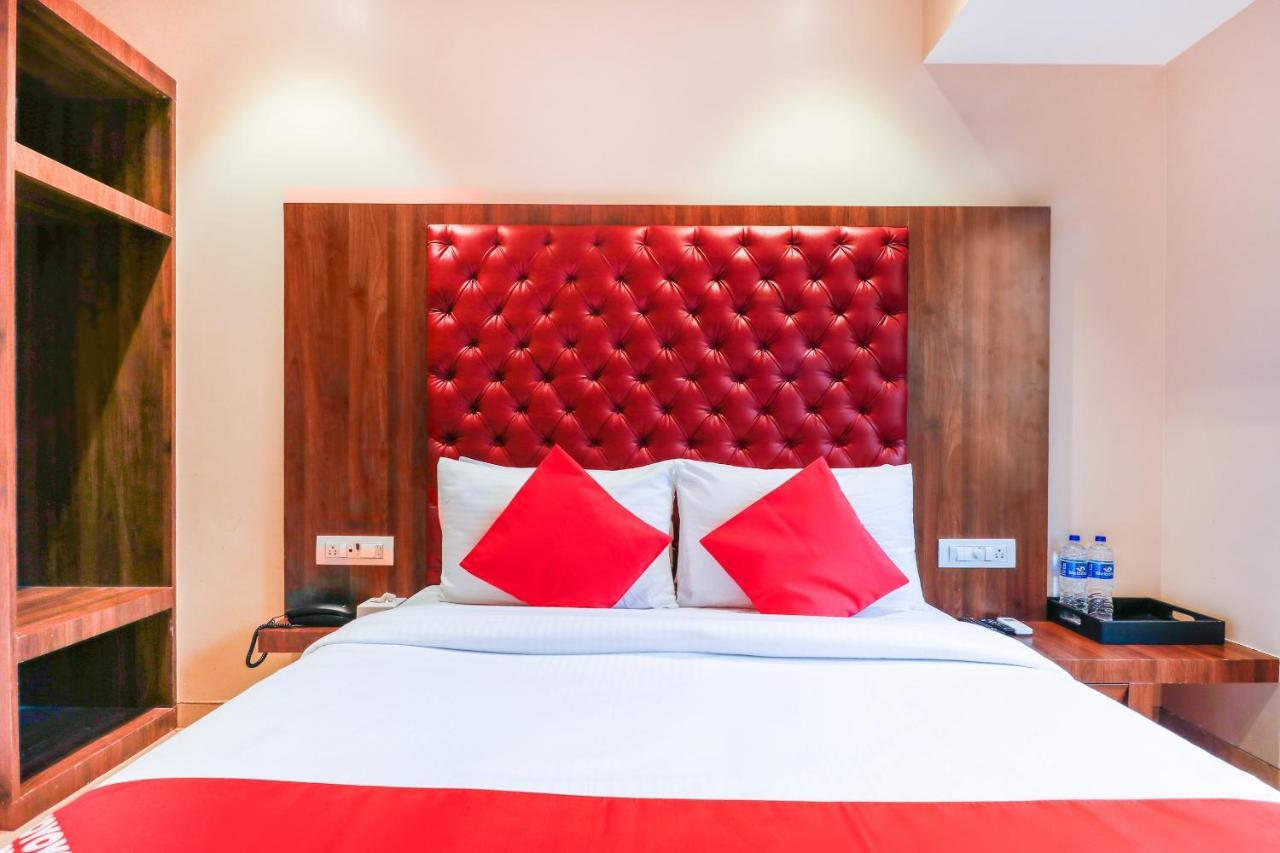 מומביי Oyo 70475 Hotel Sea Breeze מראה חיצוני תמונה